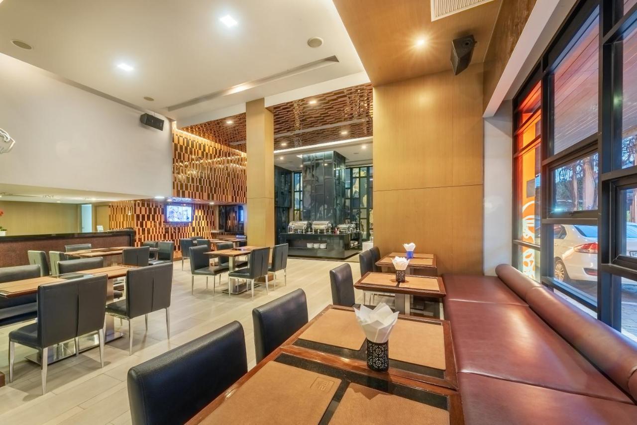 曼谷m2酒店 外观 照片