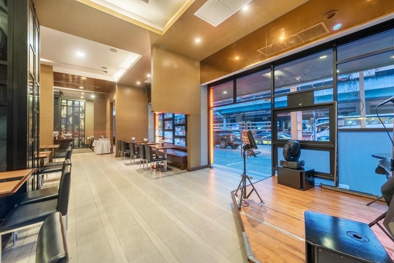 曼谷m2酒店 外观 照片